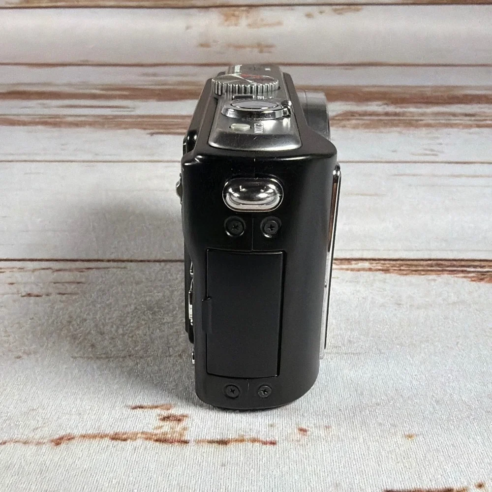 Panasonic Lumix DMC-TZ5 9.1MP 10x Zoom FOR PARTS REPAIR Display Issue